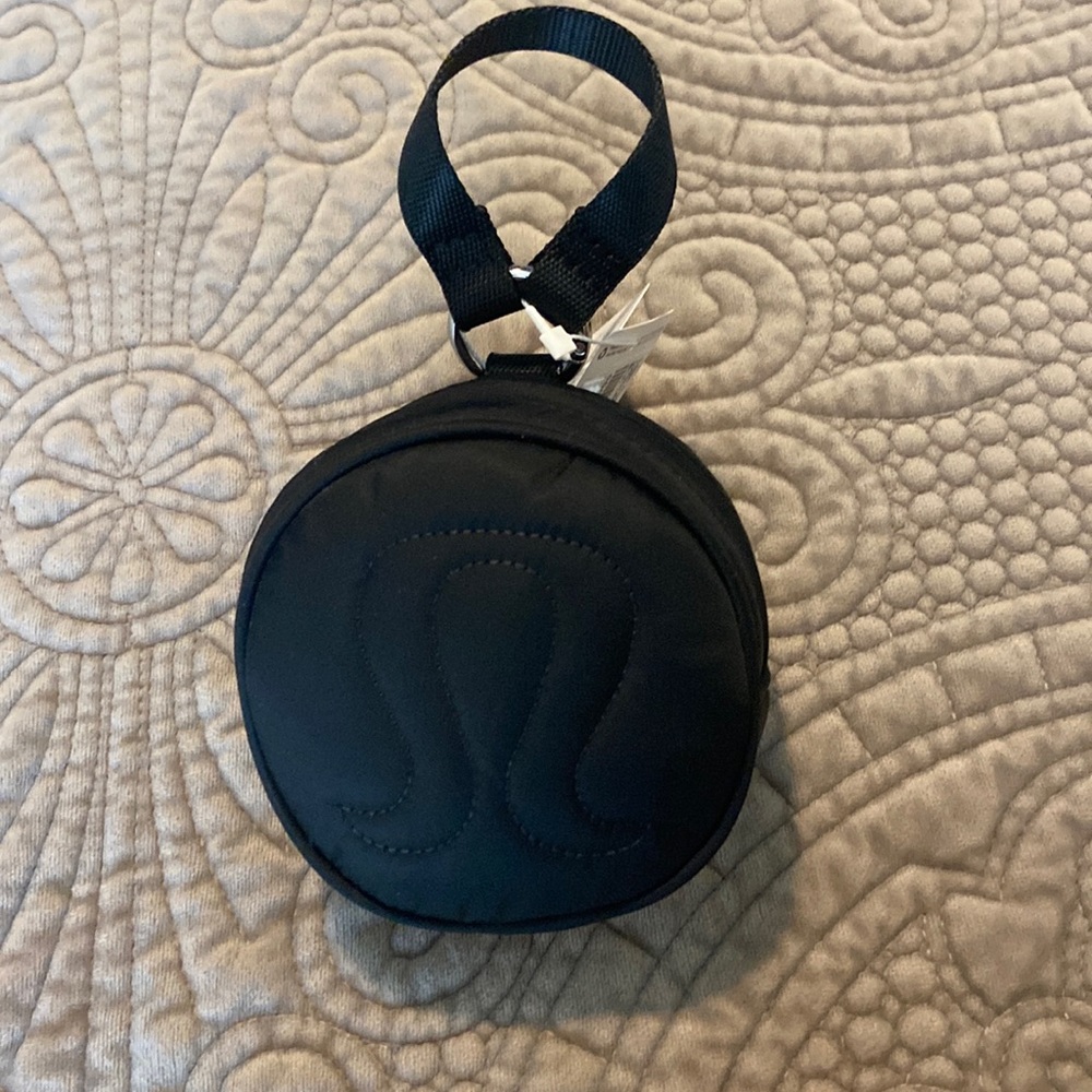 Lululemon logo coin pouch